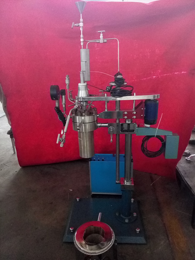 KCFD系列--帶在線加料、在線取樣-螺栓連接側面照片